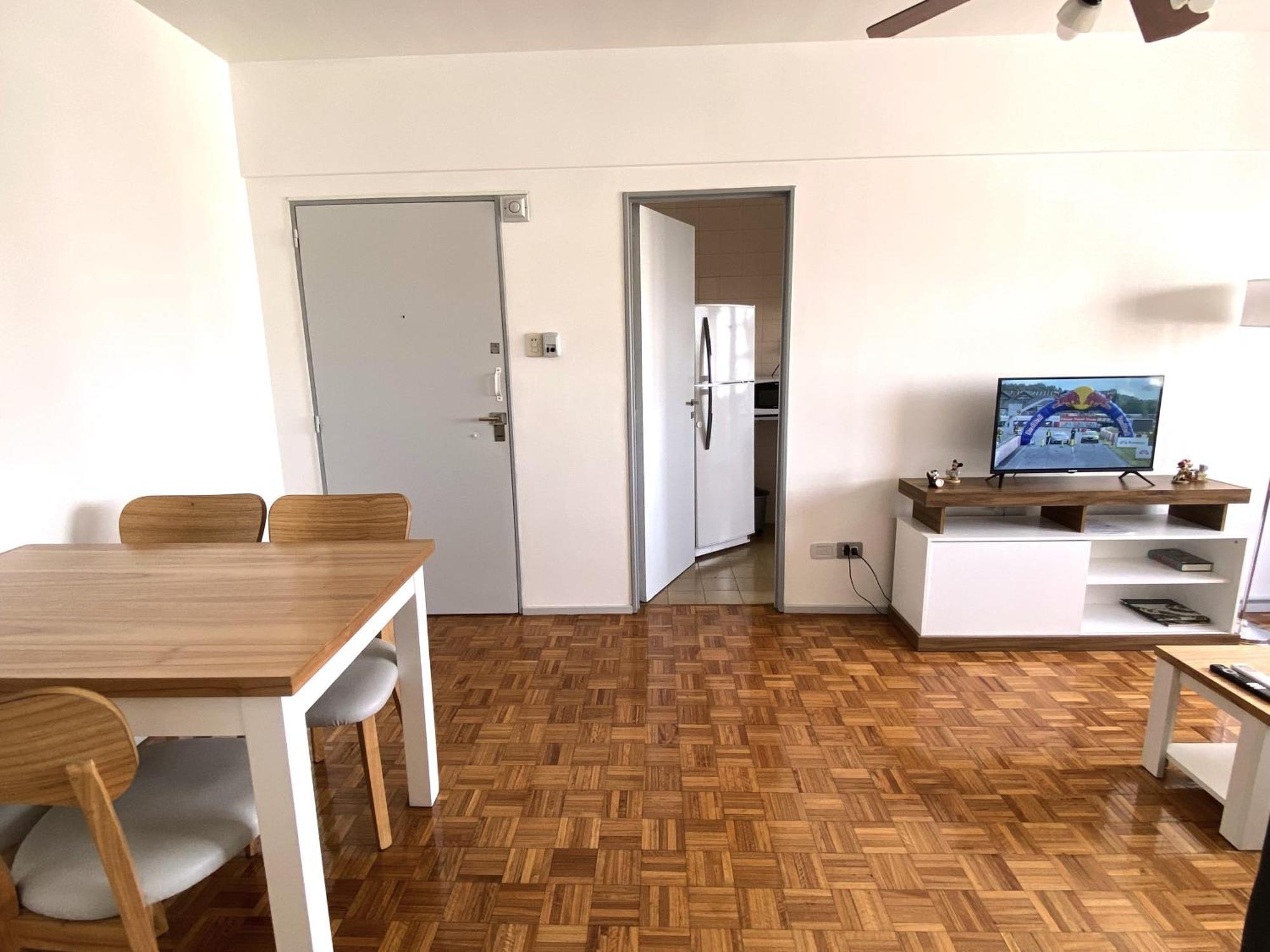 Muy Buena Ubicacion. Luminoso Y Silencioso Apartment Buenos Aires